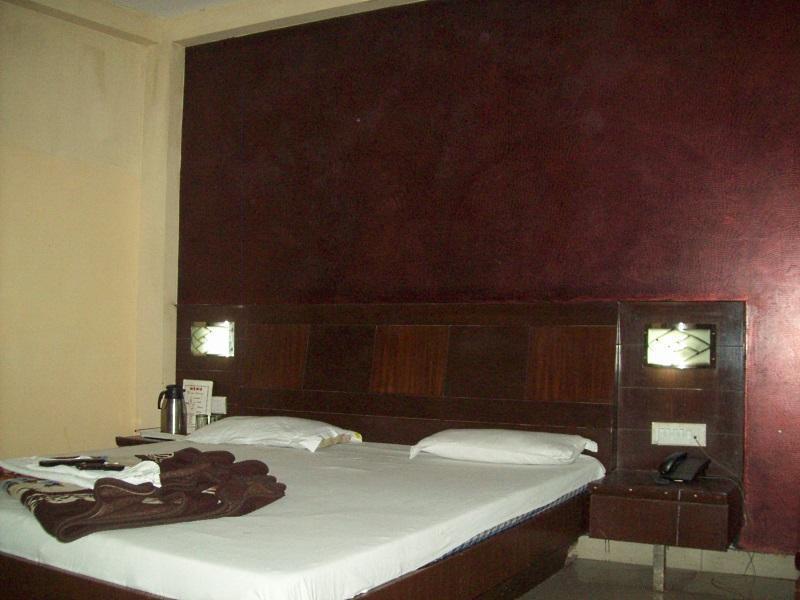 Hotel Golden Gate Nueva Delhi Exterior foto